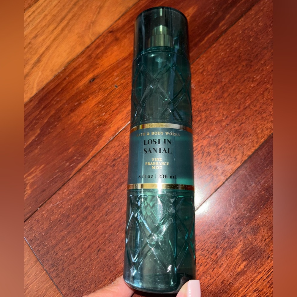 Bath & Body Works Lost in Santal Green Fragrance Mist